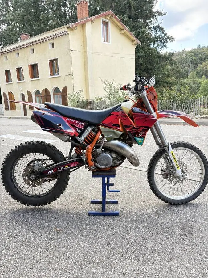 Covering moto — KTM 125 EXC Racing – covering réalisé par Loire Pub